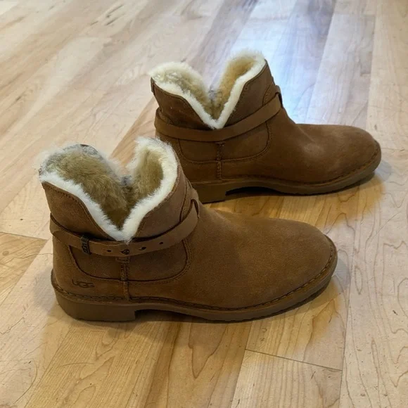 Sheepskin Ugg Elisa Size Women's Elisa Boot - Main Image